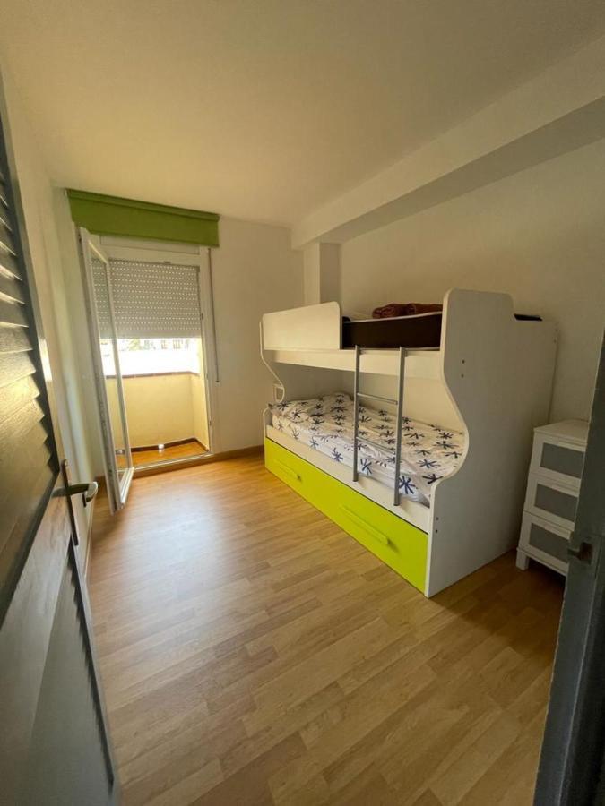 Piso Delante De Mar Lägenhet L' Escala Exteriör bild